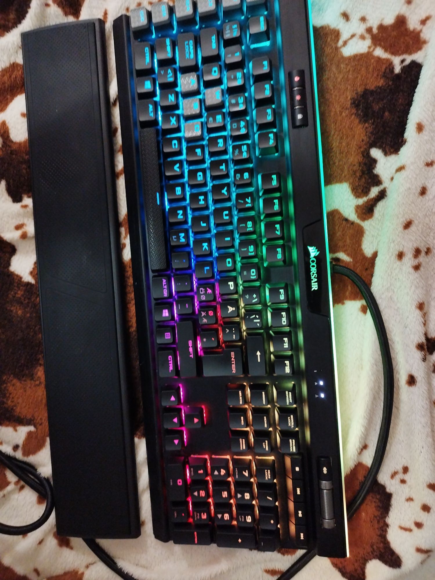 Клавиатура механическая Corsair K95 RGB Platinum