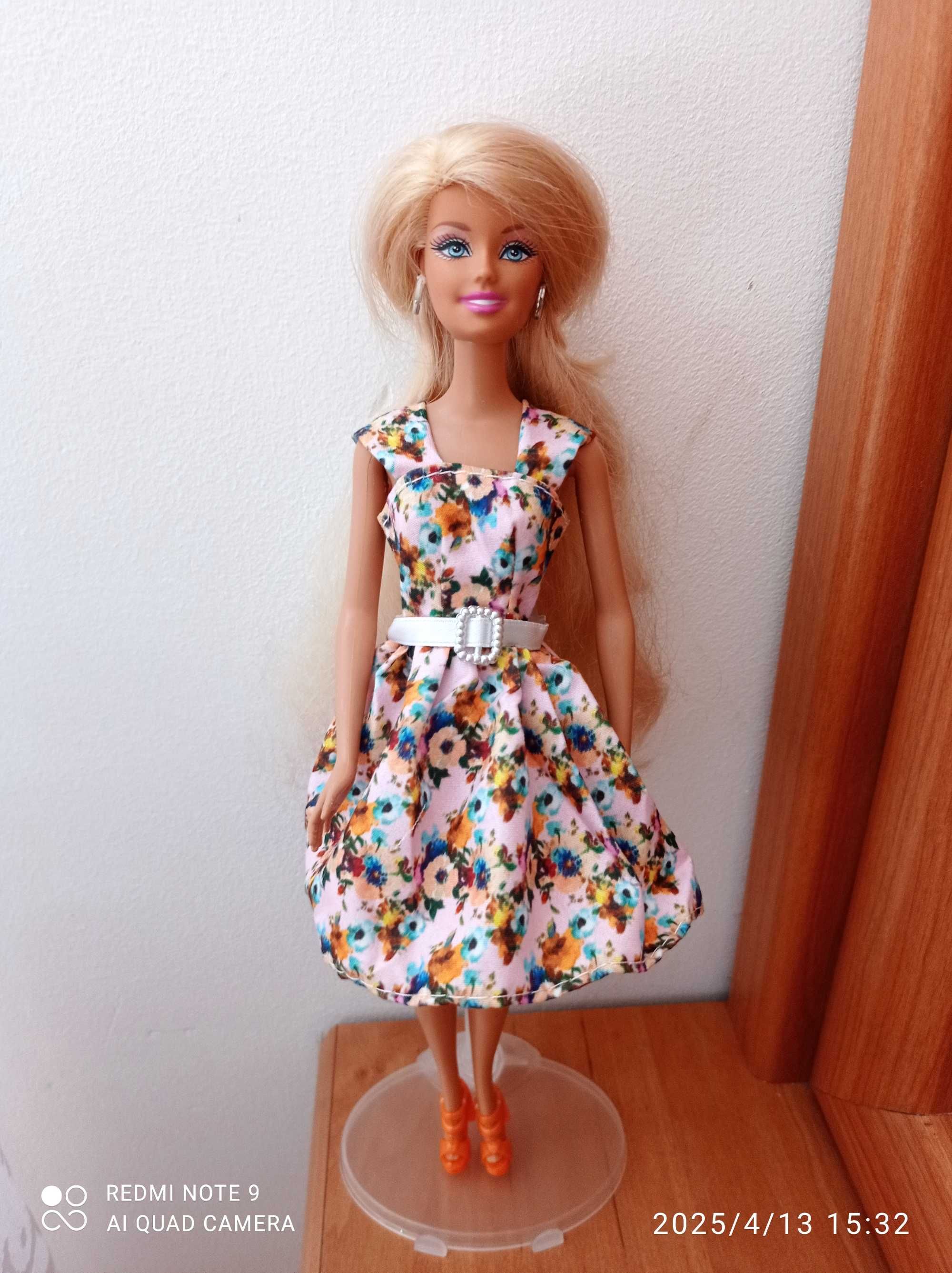 Ubranka dla Barbie - sukienka i buciki