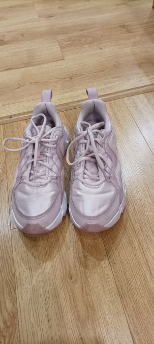 Оригінальні кросівки NIKE Ryz 365.