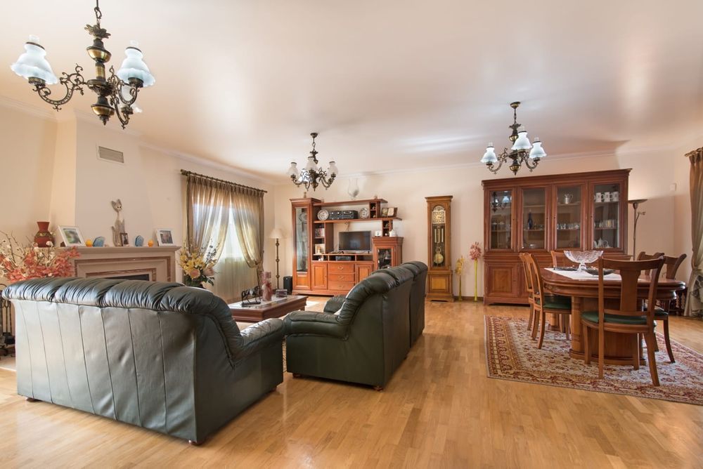 Sofás em Pele Novos