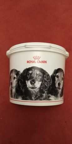 Royal Canin Pojemnik na karmę dla Psa kota 2kg + gratis