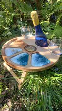 Винний столик дерев'яний з епоксидною смолою ручної роботи