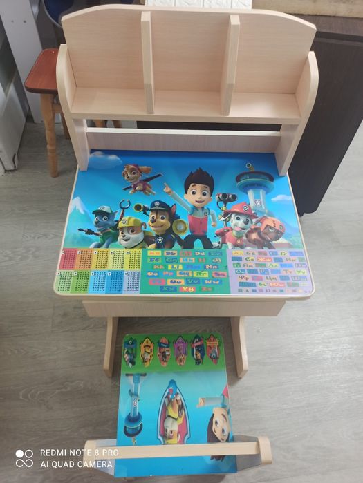 Продам дитячий столик з стульцем