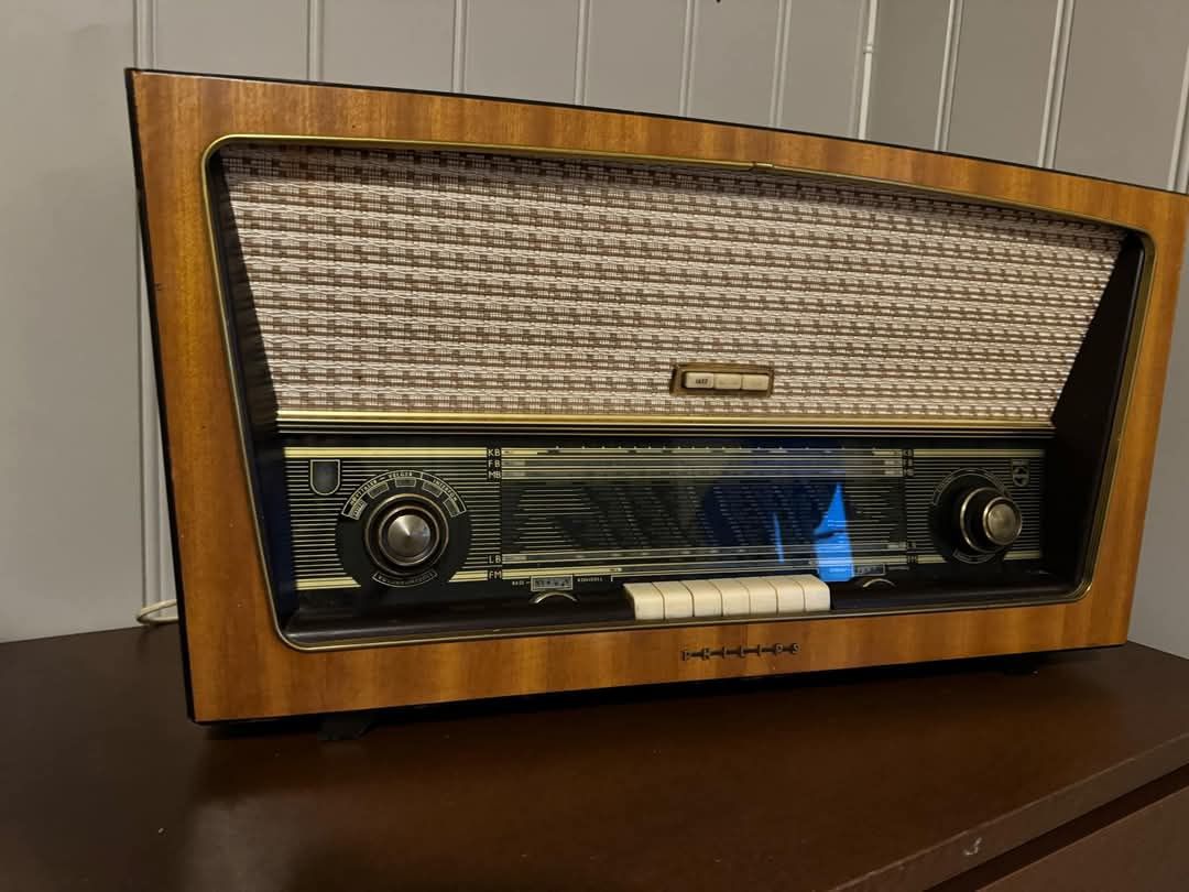 Radio lampowe Philips scala