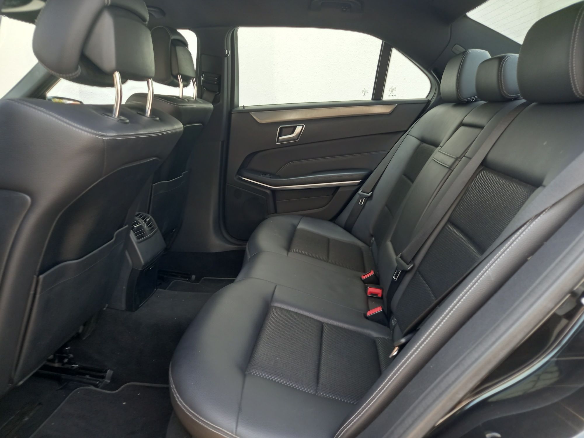 Mercedes Benz E300 CDI BLUETEC HYBRID AVANTGARDE
