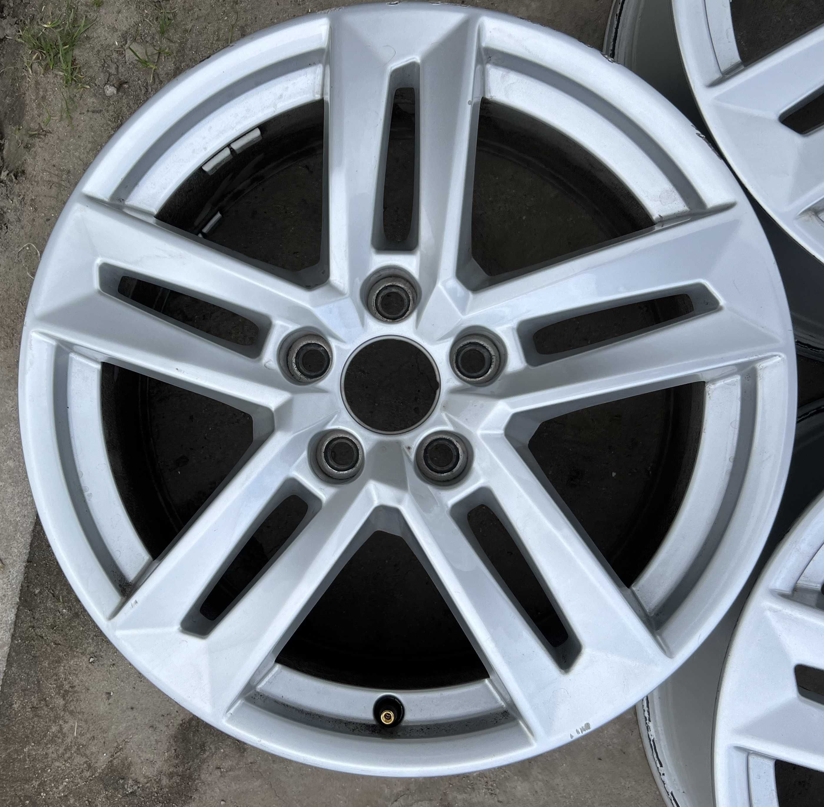 Alu Felgi AUDI A4 B9 E7.0x17H2 ET42 5x112