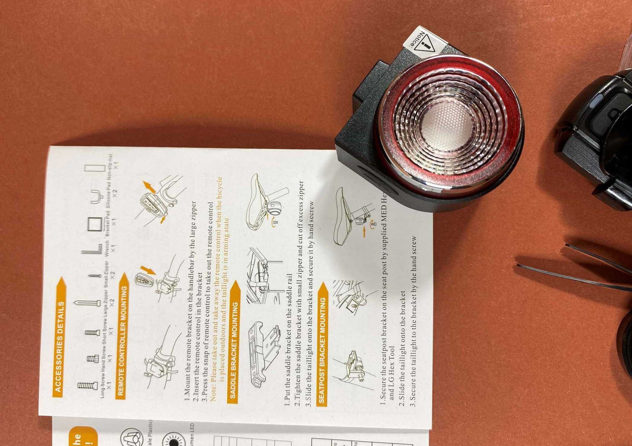 Велосипедный задний фонарик с зарядкой USB и сигнализацией с пультом