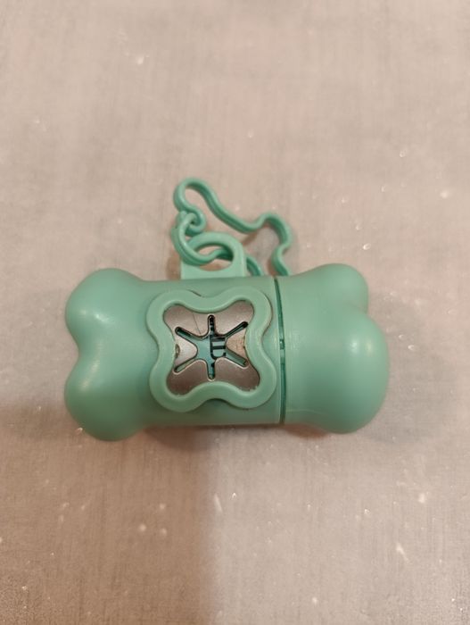 Etui z woreczkami na kupy psa