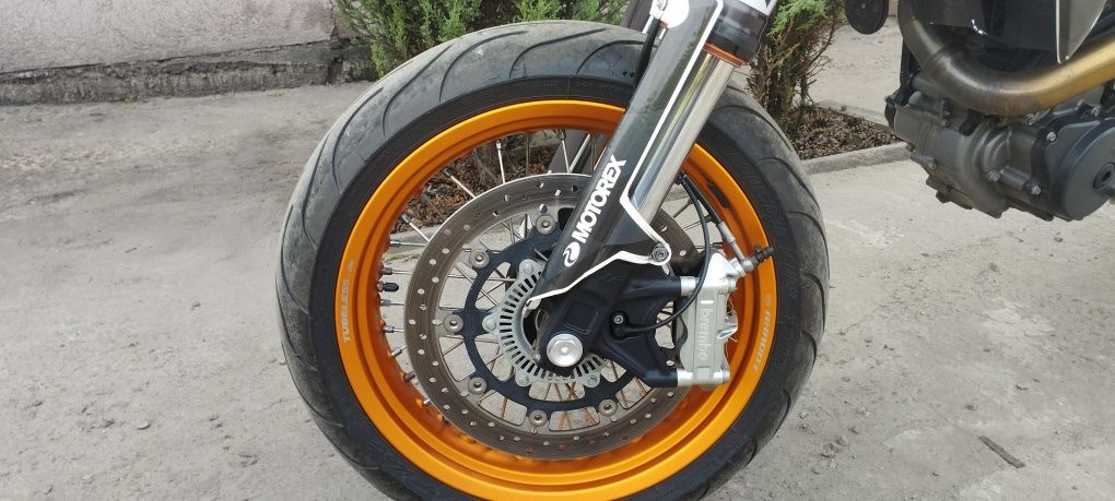 Мотоцикл KTM  SMC r 690