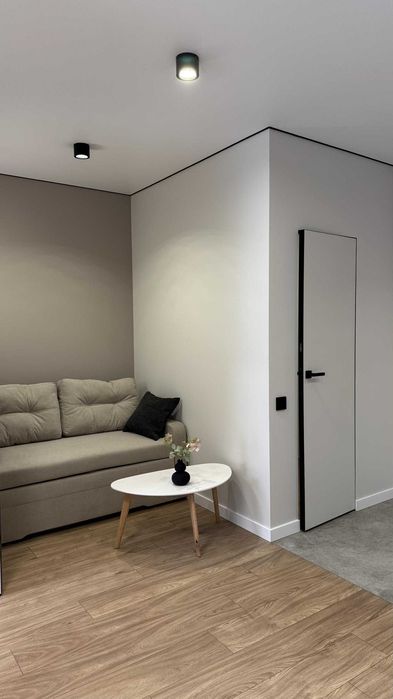 БЕЗ КОМІСІЇ! однокімнатна ВЕЛИКА квартира біля НАБЕРЕЖНОЇ