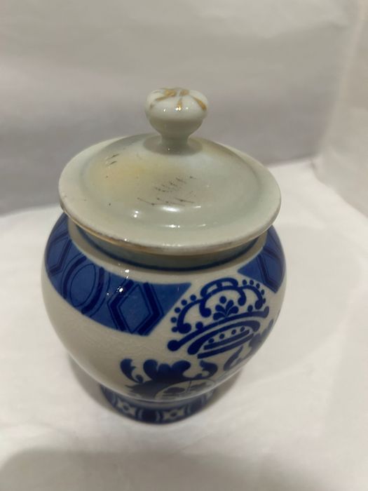 Pote de farmácia antigo em porcelana