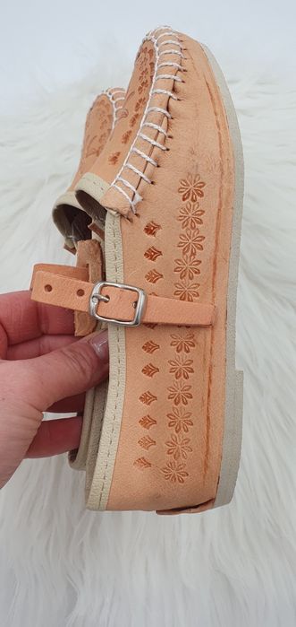 Kierpce r.33 kórzane dla dziewczynki chłopięce góralskie 21cm