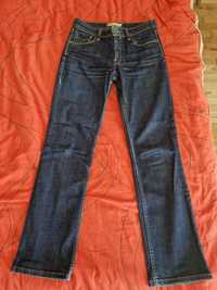 Granatowe jeansy Levi's 627 straight fit