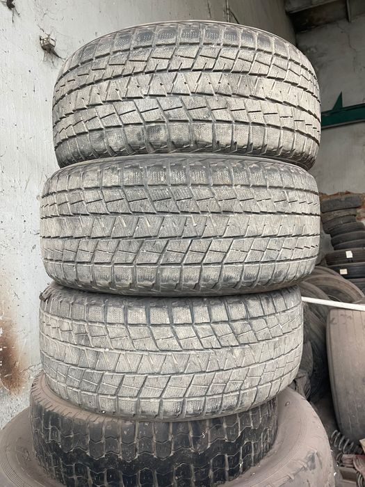 Шини BLIZZAK 285/50R20 б/у