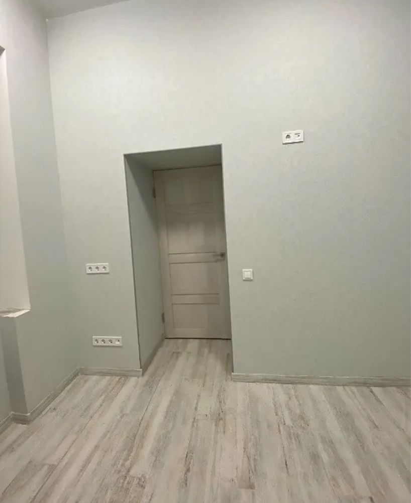 Продаж 2 кімнатної квартири в центрі міста+гараж,вул.Спаська