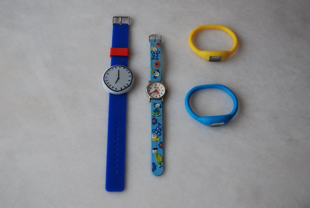 Conjunto de 4 relógios. Envio pelo correio.