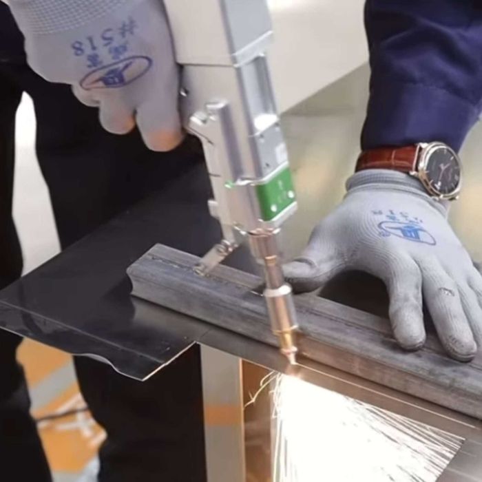 Ręczna spawarka laserowa Laser FIBER do spawania 1500W 3W1