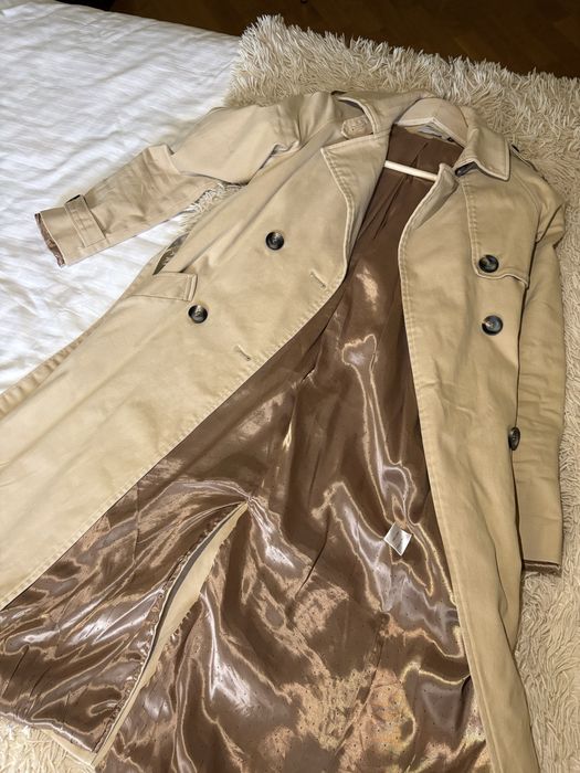Бежевий тренч пальто плащ