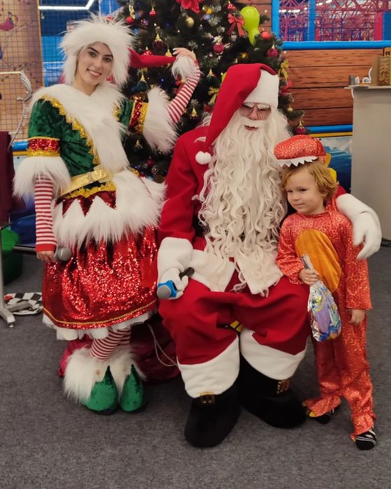 Санта Клаус і Ельфійка аніматори св. Миколай