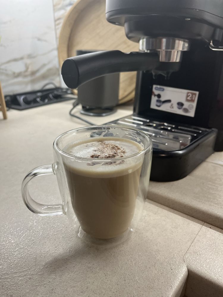 Expres do kawy Delonghi cisnieniowy czarny