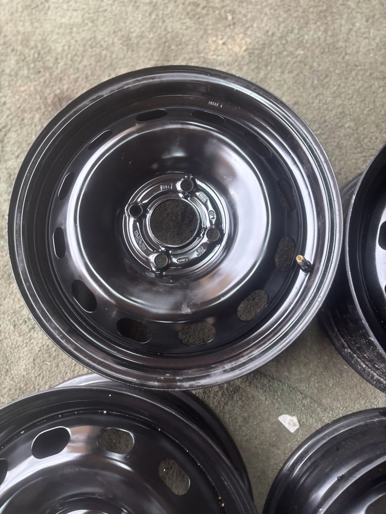 4x108 FORD 6Jx15 ET45 63,4 felgi stalowe FIESTA B-MAX