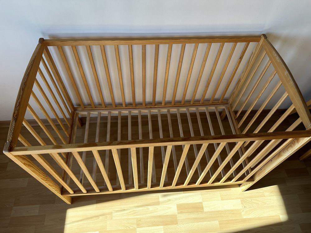 Łóżeczko drewniane 120x60 szczebelkowe dla dziecka regulowana wysokość