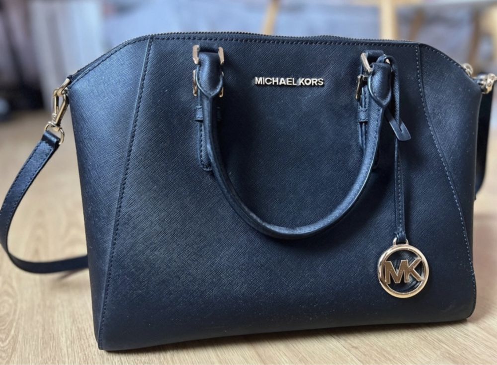 Czarna torebka Michael Kors