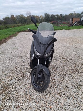 Yamaha x-max 125