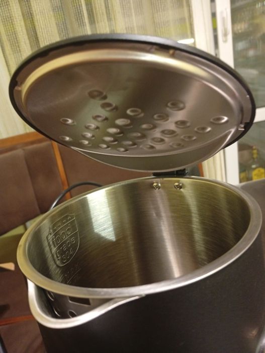 Електрочайник з функцією регулювання та підтримки температури