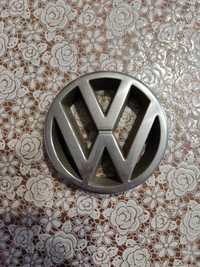 Эмблема, значок Volkswagen на решетку, деталь