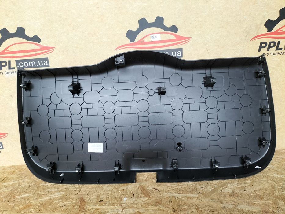 Skoda Yeti 2009-2017 Карта обшивка кришки багажника 5L6867975B