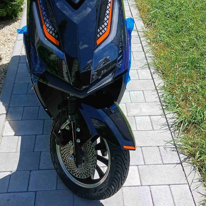 Електроскутер SOKMOTO Wolf 2999W 72V/28Ah