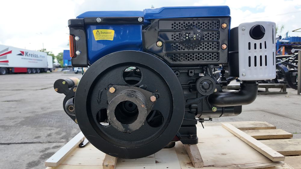 Дизельний двигун Зубр R195NM 12 к.с. з електростартером