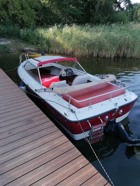 Łódż motorowa Oernvik 530,silnik uszkodzony(mróz)