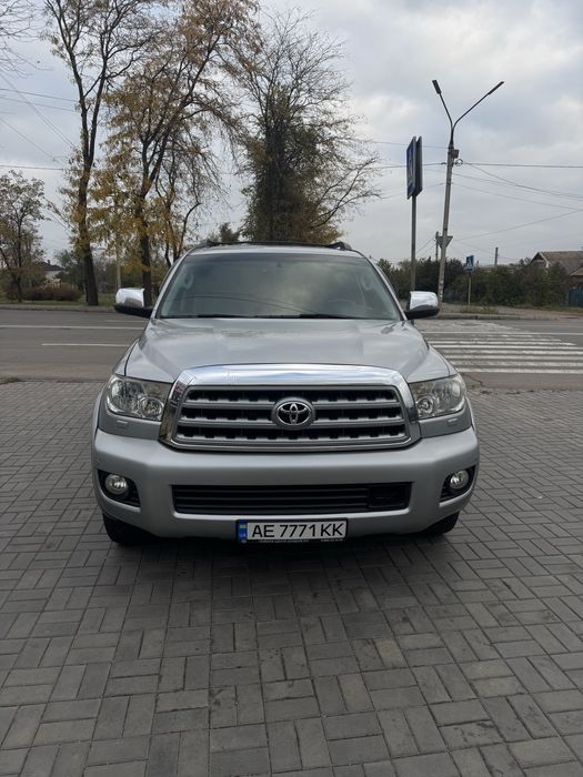 Toyota sequoia platinum