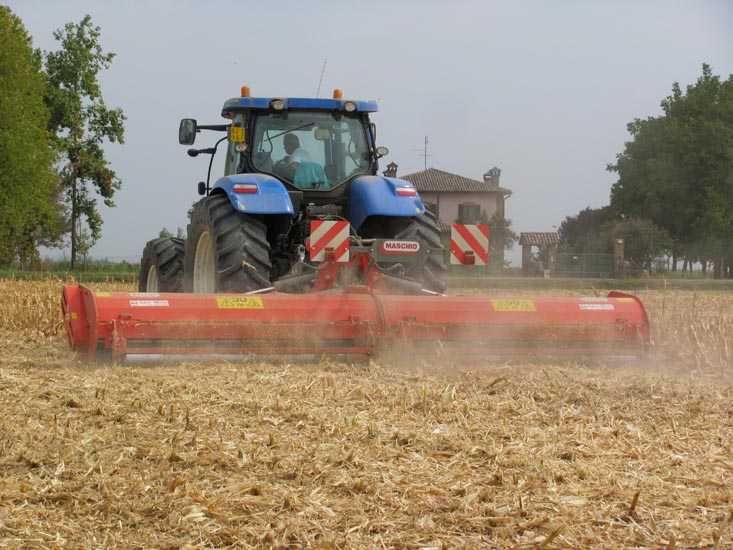 Mulczowanie po Kukurydzy, nieużytków traw, ściernisk