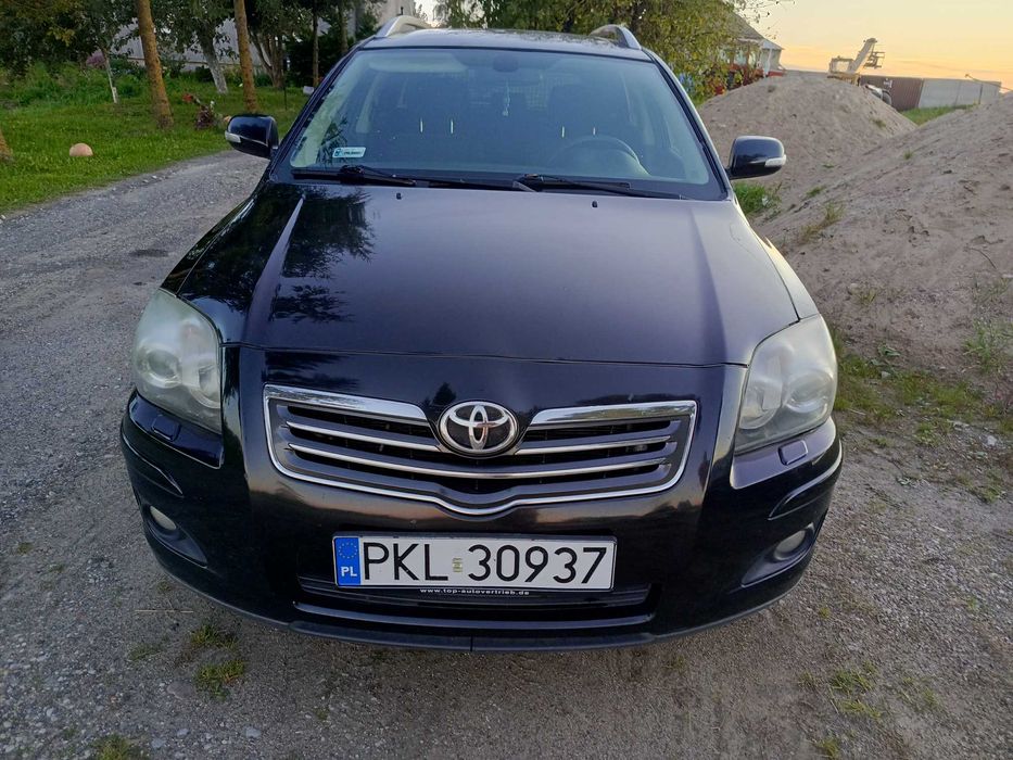 Avensis t25 zderzak lift 209 stan idealny