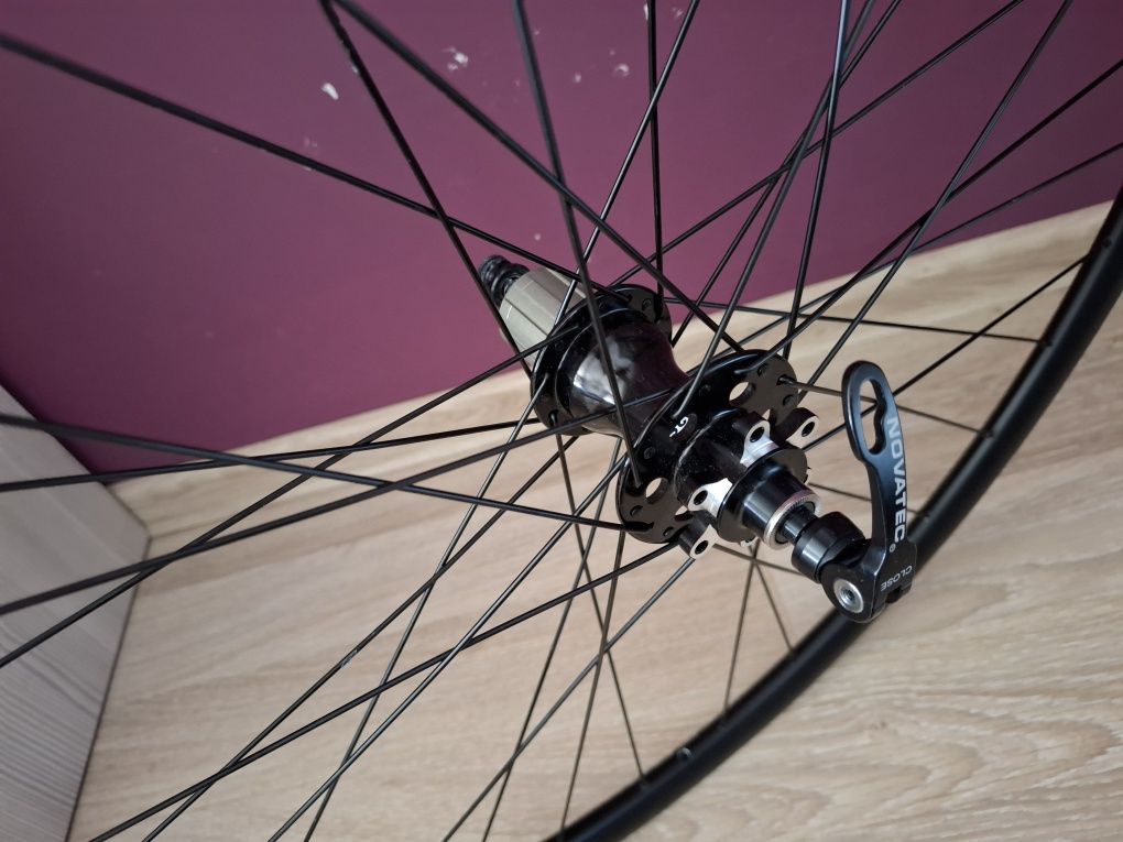 Nowe koło 28 29 dt swiss novatec gravel szosa tył maszynowe łożyska