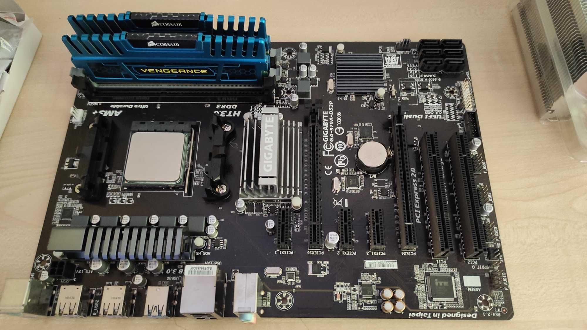 Płyta główna Gigabyte 970a ds3p plus procesor AMD FX8120 i ram Corsair
