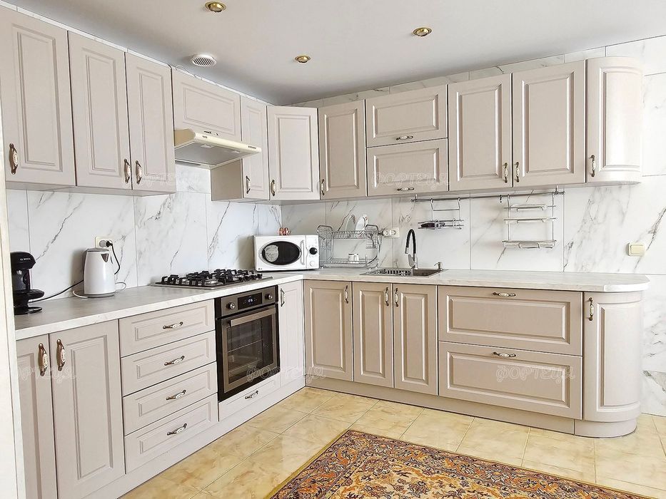 Продаж житлового будинку у Підгородному, поруч  школа