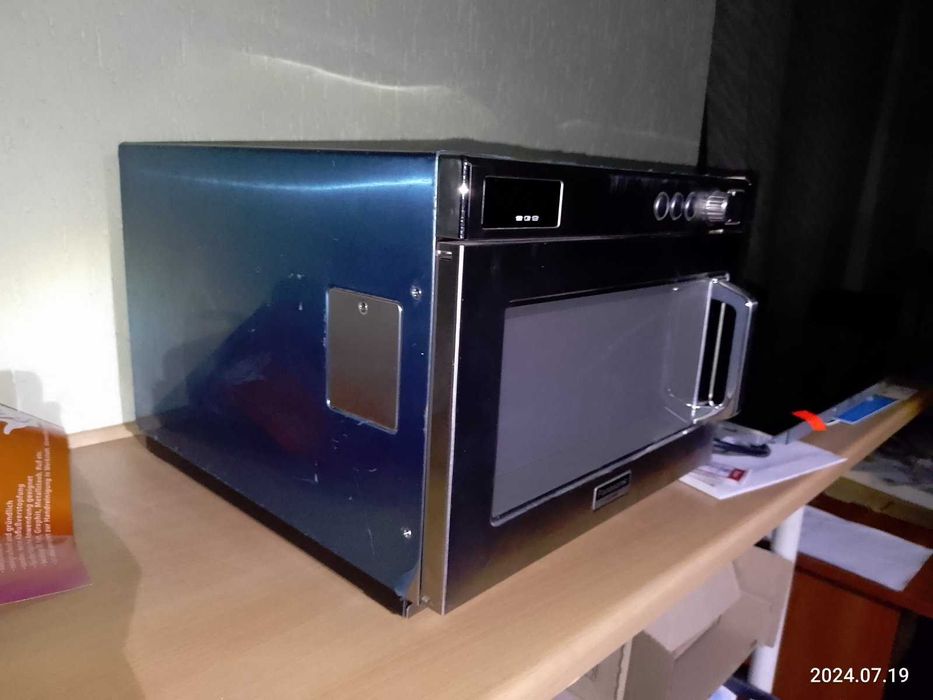 Микроволновая печь Panasonic NE-1646 Профессиональная 18л разогрев 60с