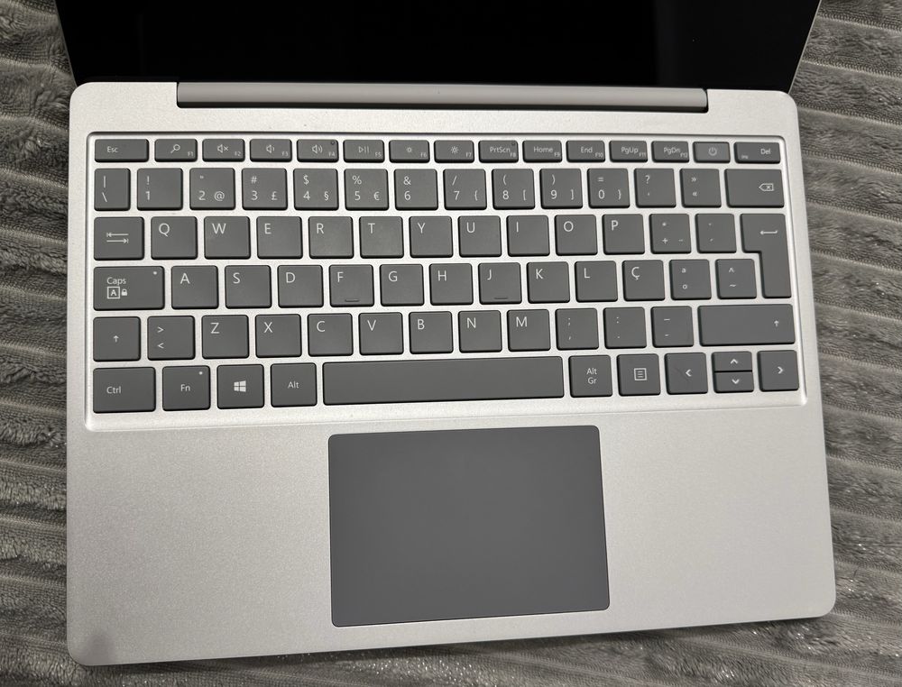 Microsoft Surface Laptop Go como novo
