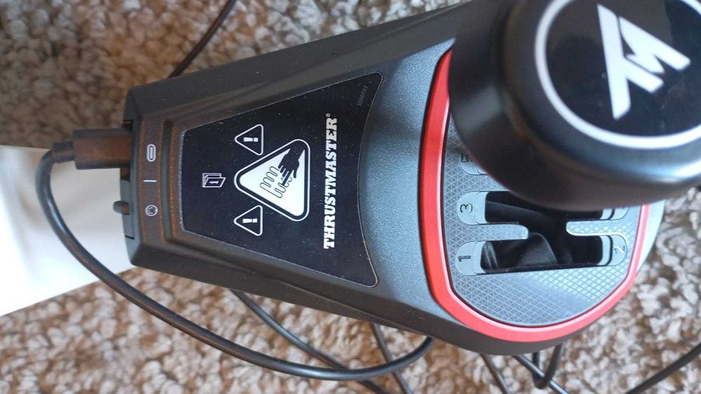 Volante Thrustmaster T248 PS5 / PS4 / PC Com Shifter