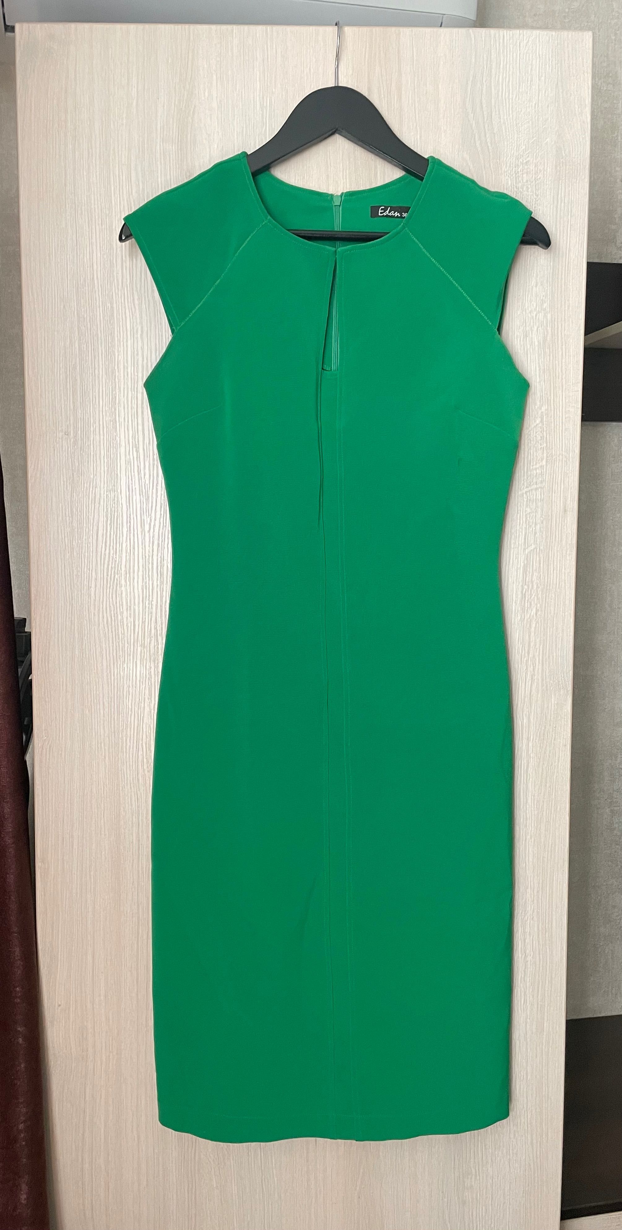 Жіноча сукня яскраво-зеленого кольору,розмір С
