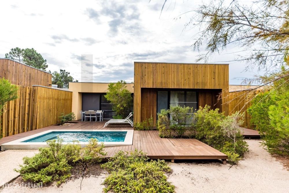 Venda 25% Moradia T3 Com Utilidade Turística | Piscina | Praia A Pé |