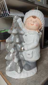 Figurka świąteczna 40cm, dziewczynka z choinką