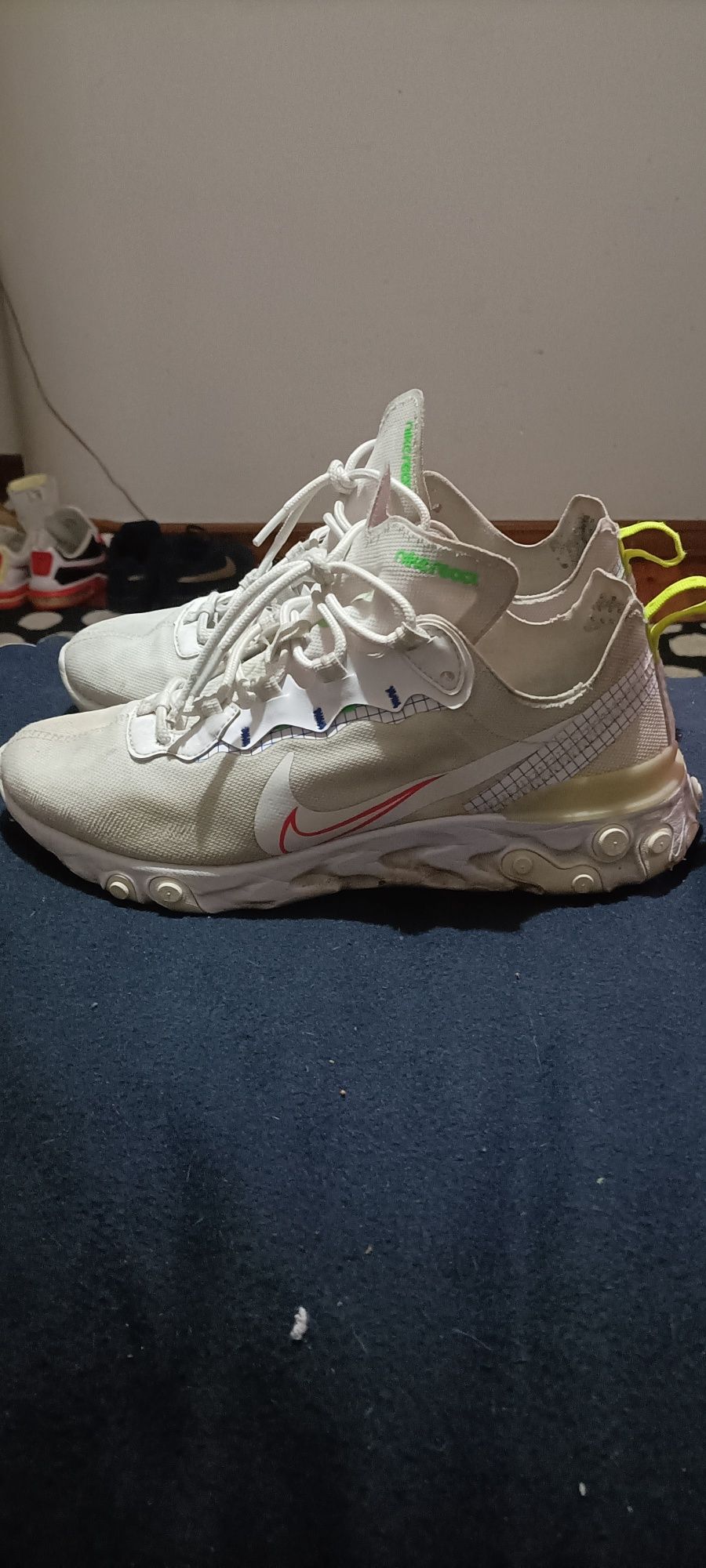 Tênis Nike React