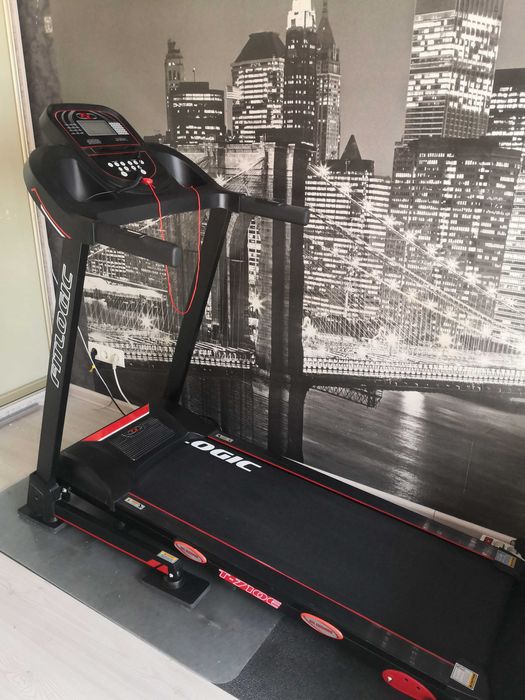 Бігова доріжка FitLogic Т710Е Орбітрек