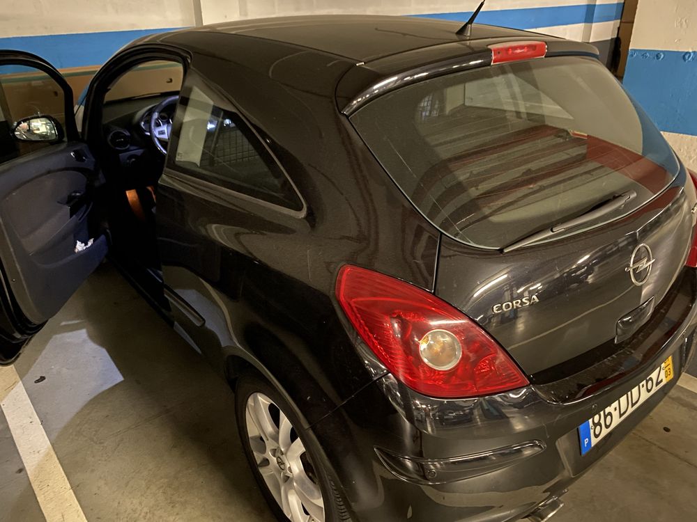 Opel Corsa bom de mecanica, pintura e interiores.