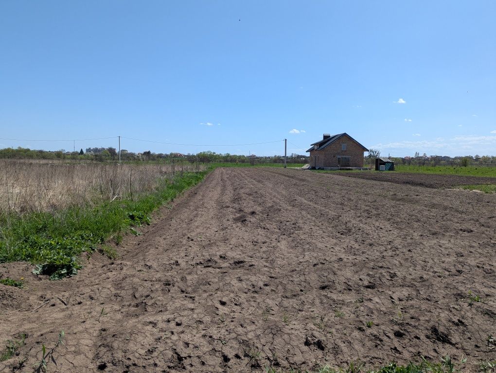 Продаж земельної ділянки під будівництво в Крихівцях